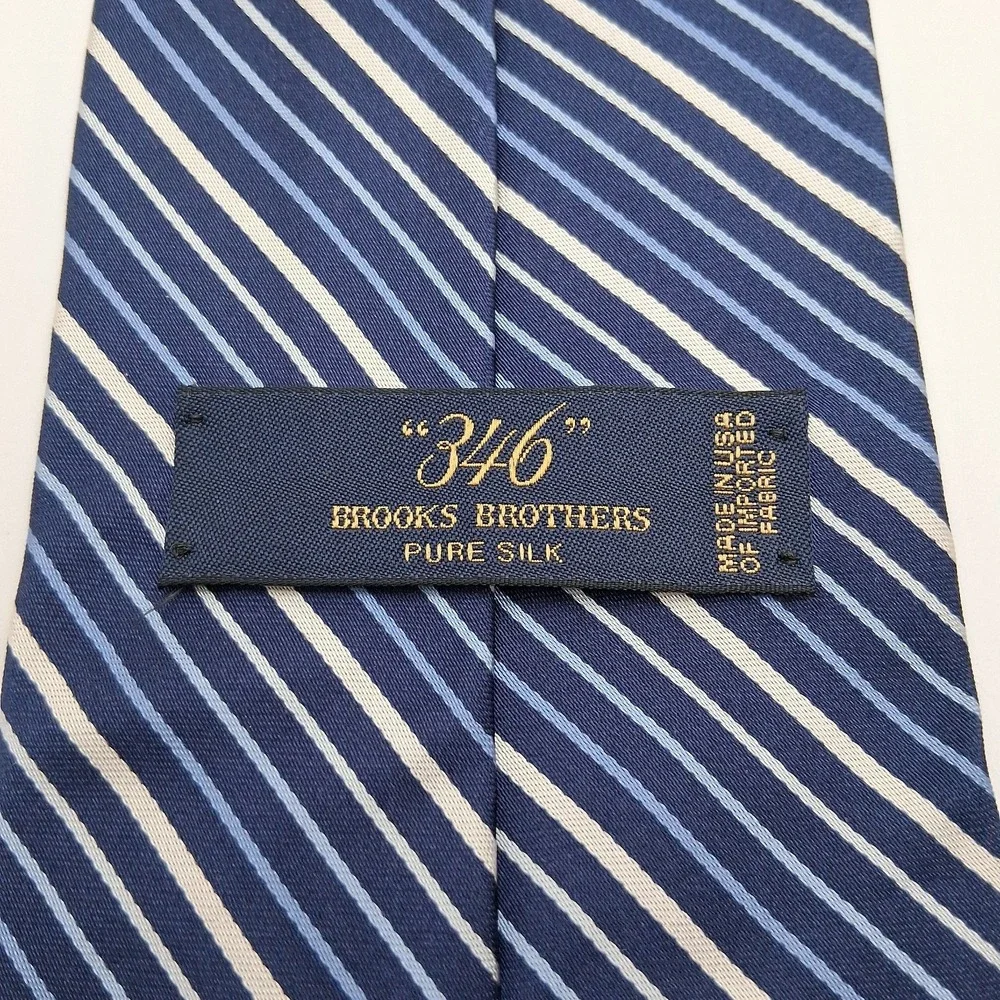 Brooks Brothers 346 Tie Blue White Stripes All Silk Made In USA 4x59x1.5